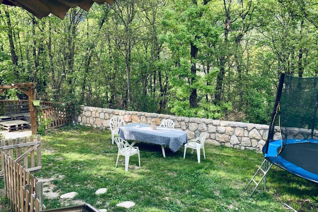 2P Au Coeur Des Montagnes Avec Piscine Chauffee Apartment Puget-Théniers Екстериор снимка